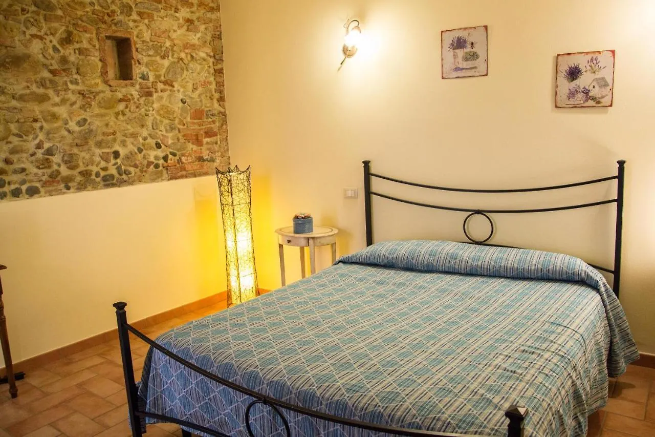 Room in Farmhouse - Apartment in Farmhouse Casolare dei Fiori Chiesina Uzzanese Italia